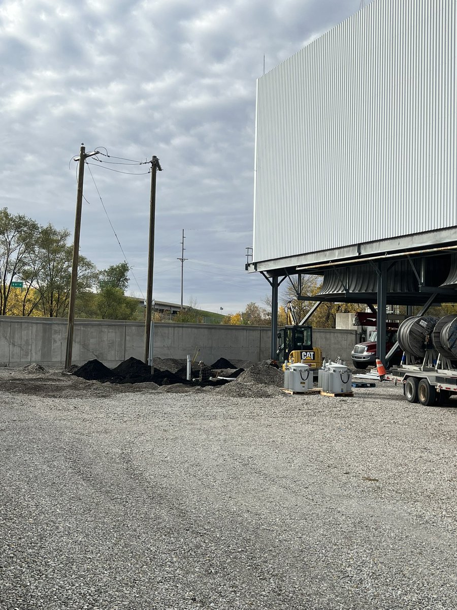 simpleminingio's tweet photo. Just broke ground at our facility last week. We have a great partnership with a local utility company to have our containers on-site at their power plant. Three smaller transformers capable of 500 kW until our 2 MW transformer comes in in Dec. https://t.co/DuGTVqc7c4