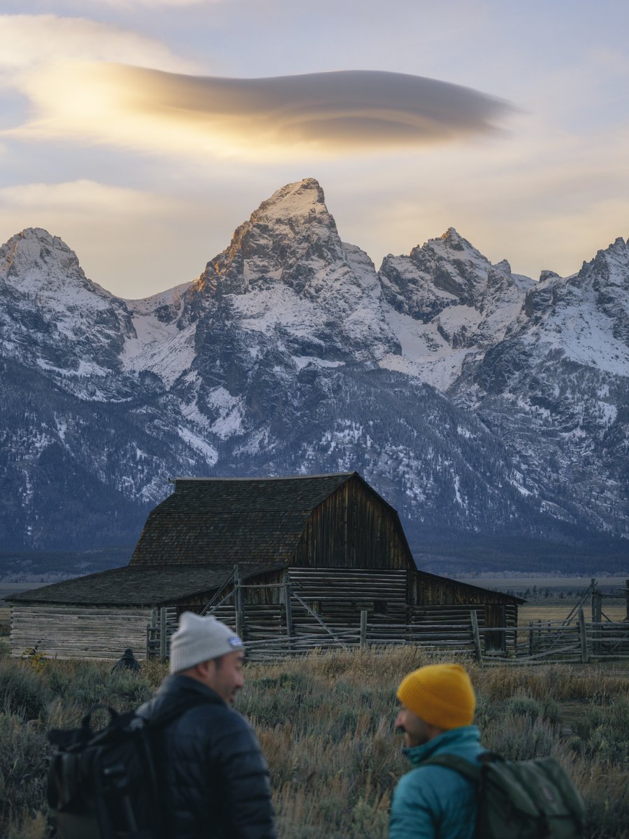 CodyMayer22's tweet photo. just 2 homies enjoying some views https://t.co/EKHetPfxyv