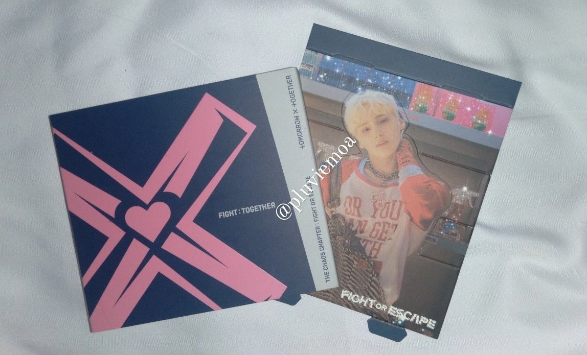 clarasiav's tweet photo. 🦊 GIVEAWAY 🦊

jewelcase txt fight ver only + cut out board huening kai buat 1 orang !!

rules :

☆ rt/like this tweet
☆ vote txt di AAA
☆ drop bukti ss + wm

link aku drop di bawah yaa !!

end : TBA, good luck ♡ https://t.co/XoN6iJ6d0k