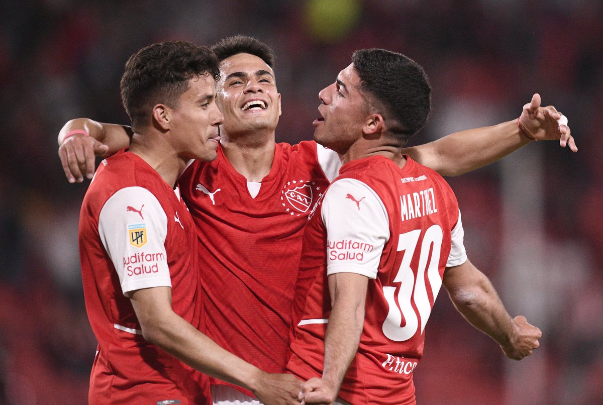 totopozzo6's tweet photo. Que felicidad rojito querido https://t.co/Z3rSt6e5Iw