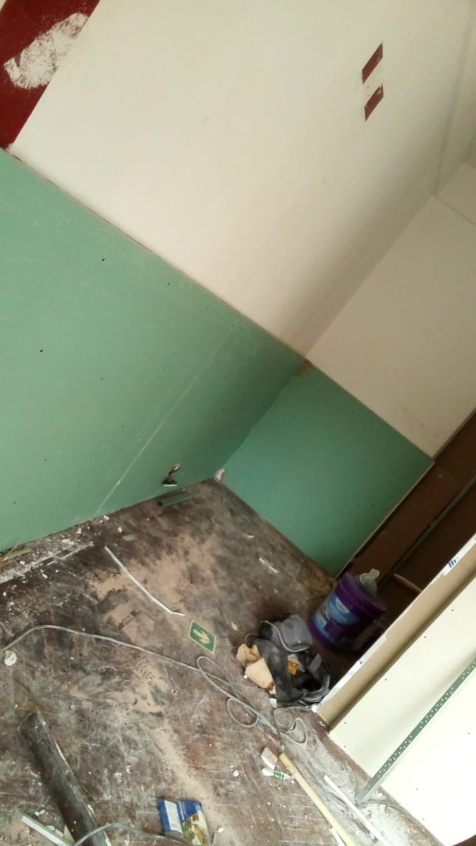 SurDurlock's tweet photo. Durlock anti humedad... pintura...electricidad en gral... 
Villa Ballester 
Rt RT RT RT 💪💪💪 https://t.co/tUU2Vkm2Yb
