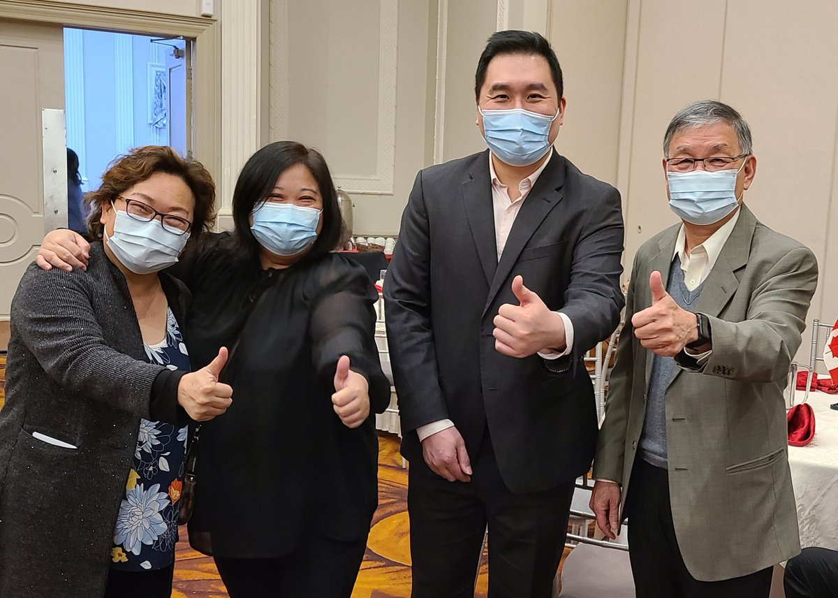 Tinchung's tweet photo. @Shaun_Chen  congratulations once again and thank you for the volunteer appreciation dinner.  #Liberals #Hakka https://t.co/8943mH0IHo