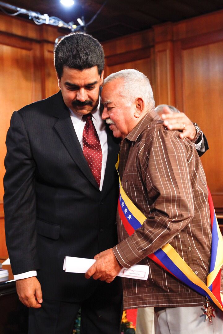 Con gran pesar hoy me toca darle el último adiós a un gran amigo y hermano, David Nieves. Un maestro con quien tuve la dicha de militar y compartir los ideales de justicia y libertad. Gracias por ser ejemplo y luz. Te recordaré siempre. Fuerza a sus familiares y amigos.