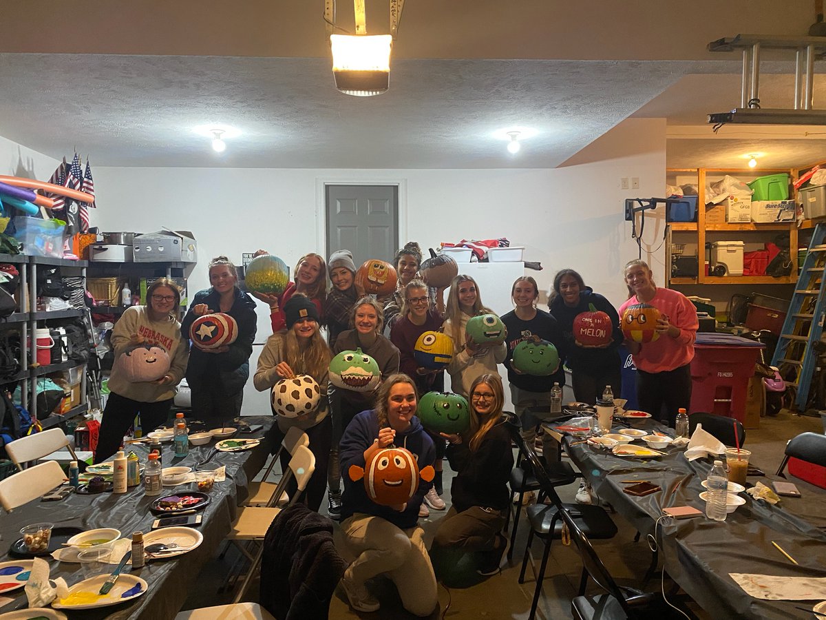 PLHS_Volleyball's tweet photo. Love coaching teams that enjoy spending time together! Pumpkin decorating contest in the books. Congrats to our big winners! You all did great. Thanks for sharing @MichelleHickey5 #ScaryNotScary #TrustTheProcess #WeArePLV https://t.co/5Q5u9JJVS8