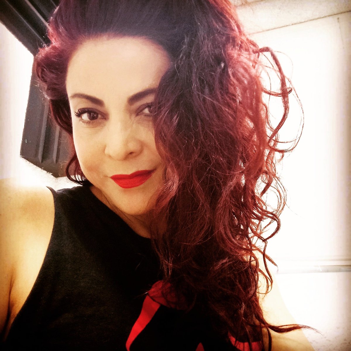 RuedaBeba's tweet photo. Martes de Conexión con Beba Rueda y festejamos a Scott Weiland ❤️ Les traemos las propuestas más chingonas de Pop y Rock!! 7pm @rockandpop1480 🎶🎼🎵❤️ checa la transmisión por Facebook ó ve directo al link y escucha la radio desde la radio!!! https://t.co/Z9h7P1G7IT