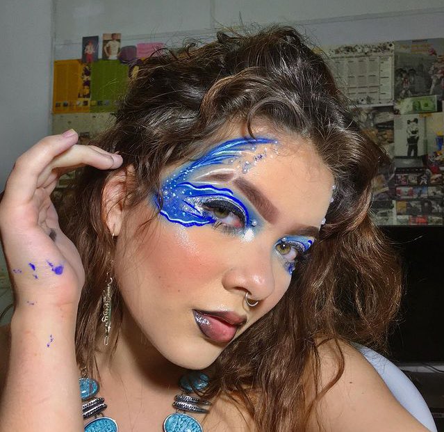 shinefeline's tweet photo. olá! você sabia que eu sou maquiadora artística ???? sim eu sou e vim aqui hoje fazer uma thread pra mostrar meu trabalho 💗😜 https://t.co/Fq4Nbwtdou