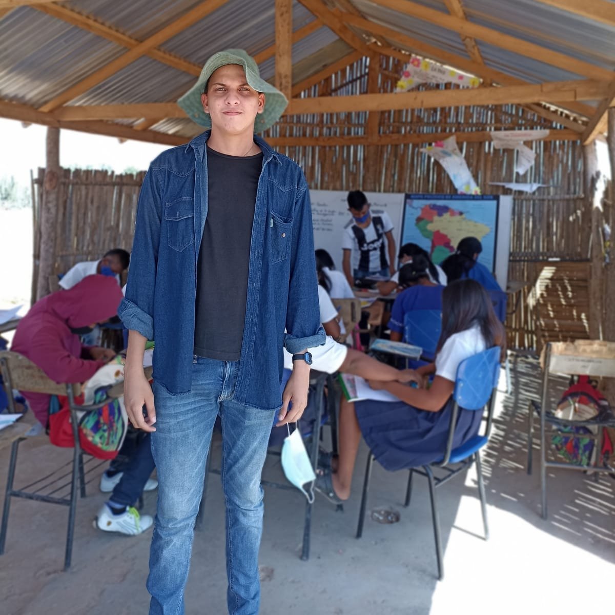 ESFratelliTutti's tweet image. La voz de #EPFT es la de sus integrantes. Desde Colombia, Andrés Fontalvo cuenta:
“Soy profesor en una comunidad indígena en el norte de mi país. Mi objetivo es hacer visible la brecha que existe entre la educación rural, étnica y pública, y la educación urbana pública o privada.