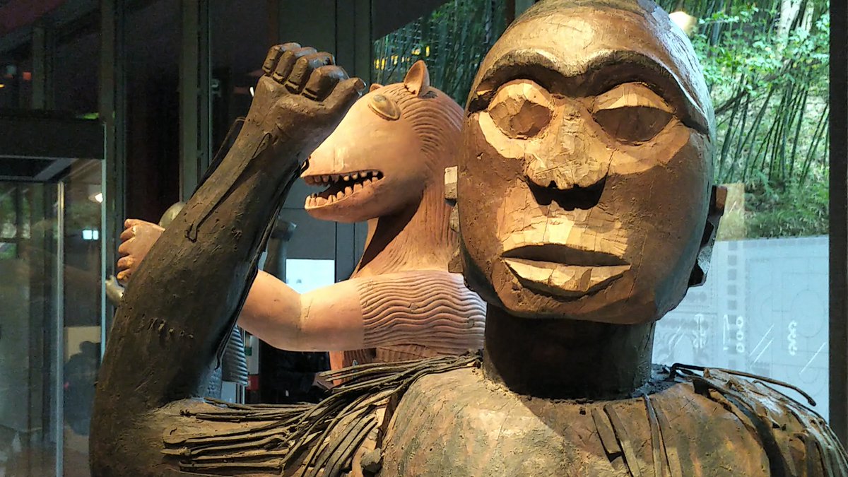 Tresors_R_Benin's tweet photo. "Une dernière semaine à Paris et nous rentrons au pays."
Restituées par la France au Bénin, les 26 œuvres des trésors sont exposées au @quaibranly jusqu'au 31 octobre dans le cadre d’une semaine événementielle.
#TresorsRoyauxBenin #BeninCulture #ArtAfricain #AfricanArt #Benin https://t.co/g20cveeENm