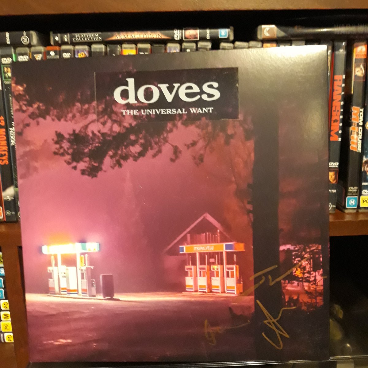 LinnellLynsie's tweet photo. Day off from work today going to give this a few plays for Jimi and the boys...sending lovexxxx❤🤗 @dovesmusicblog
#TheUniversalWant https://t.co/owtgYGYHwO