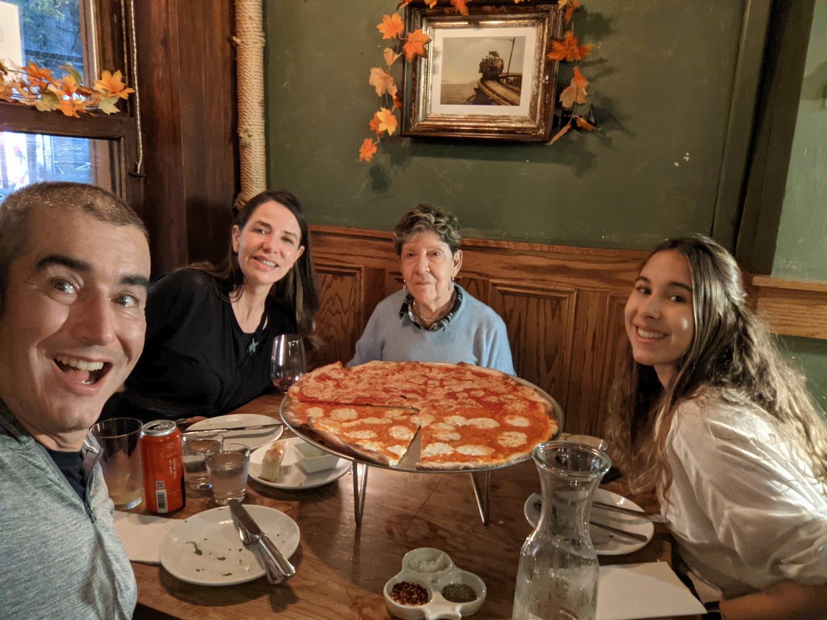 Love Rubirosa 🍕 Everyone has their favorite pizza joint. This is mine. This is the hill of tomato and mozzarella I am willing to die on. And with my 🇨🇴 fam ❤️