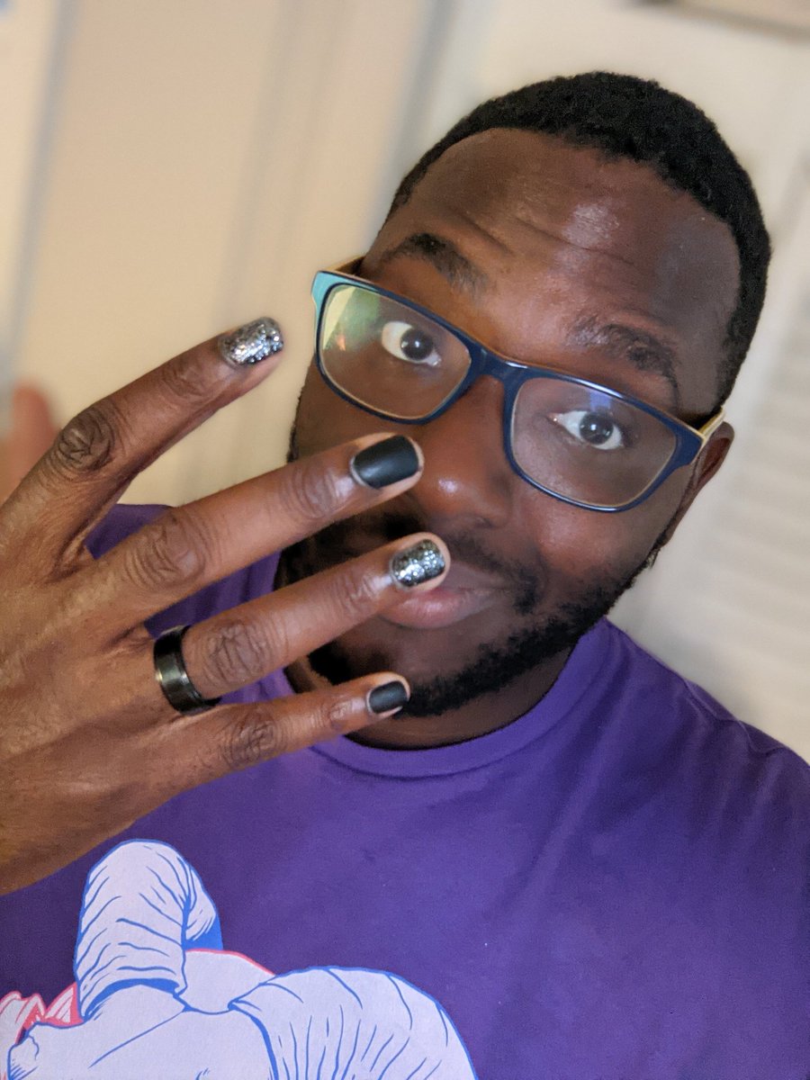 Romeyurhomey's tweet photo. I guess this is a bit spooky or nah. #pronails https://t.co/tn3d2XxpKc
