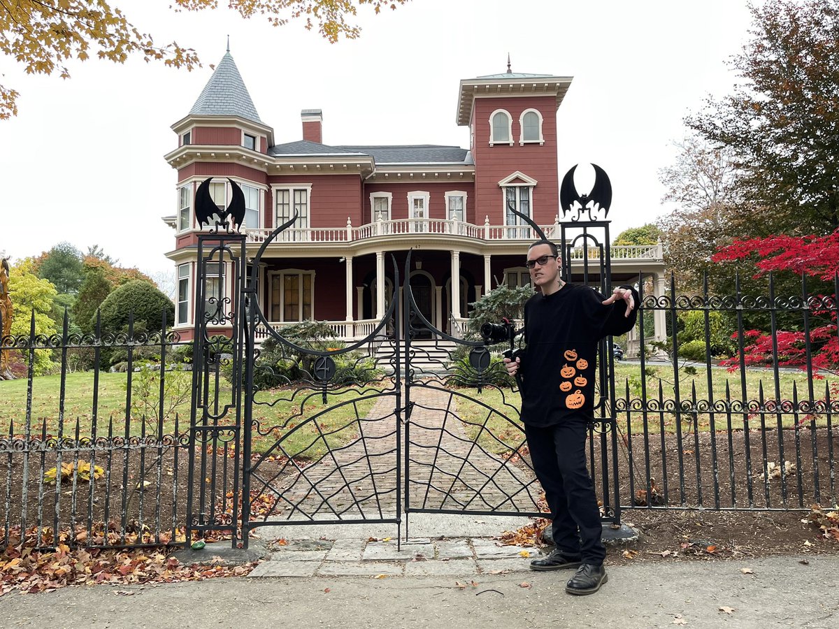 grimmlife's tweet photo. Living the dream.  Trick r treating at Stephen King’s house.  NEW video COMING SOON! https://t.co/kEMu8qLeEq