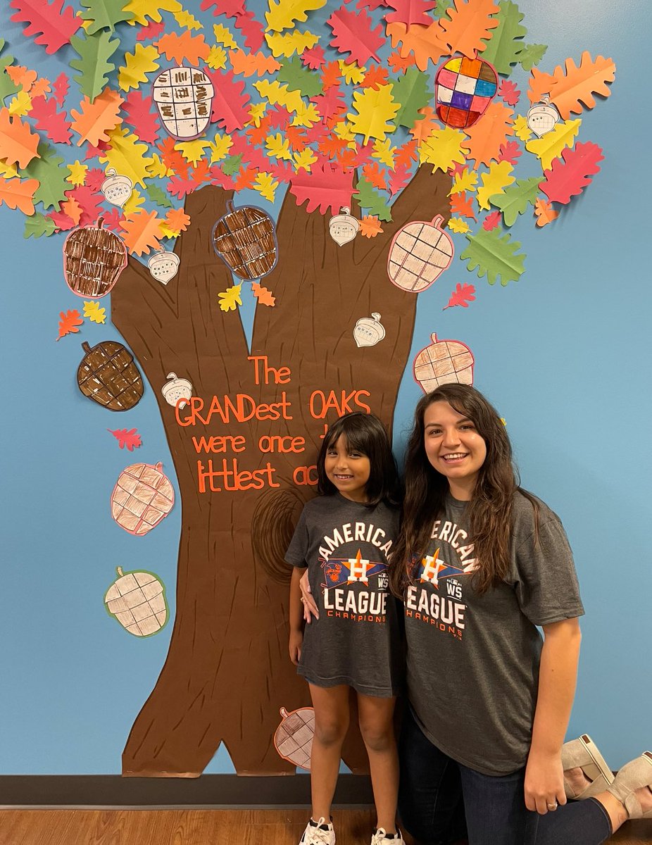 Mrscturner's tweet photo. The GRANDest OAKS were once the littlest acorns. 🌳 

Students represented numbers, added within 20, added and subtracted with regrouping, and multiplied to create acorns for our new fall display. @TISDGOES https://t.co/2BDHaEqlNL