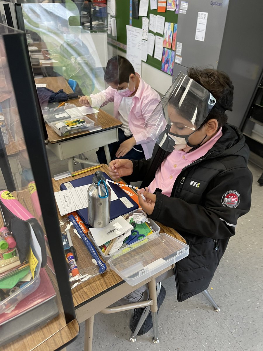 Started off this week by introducing our bears to Binary coding by making binary coding bracelets #bearscancode <a href="/MageeBears/">Magee Academy</a>