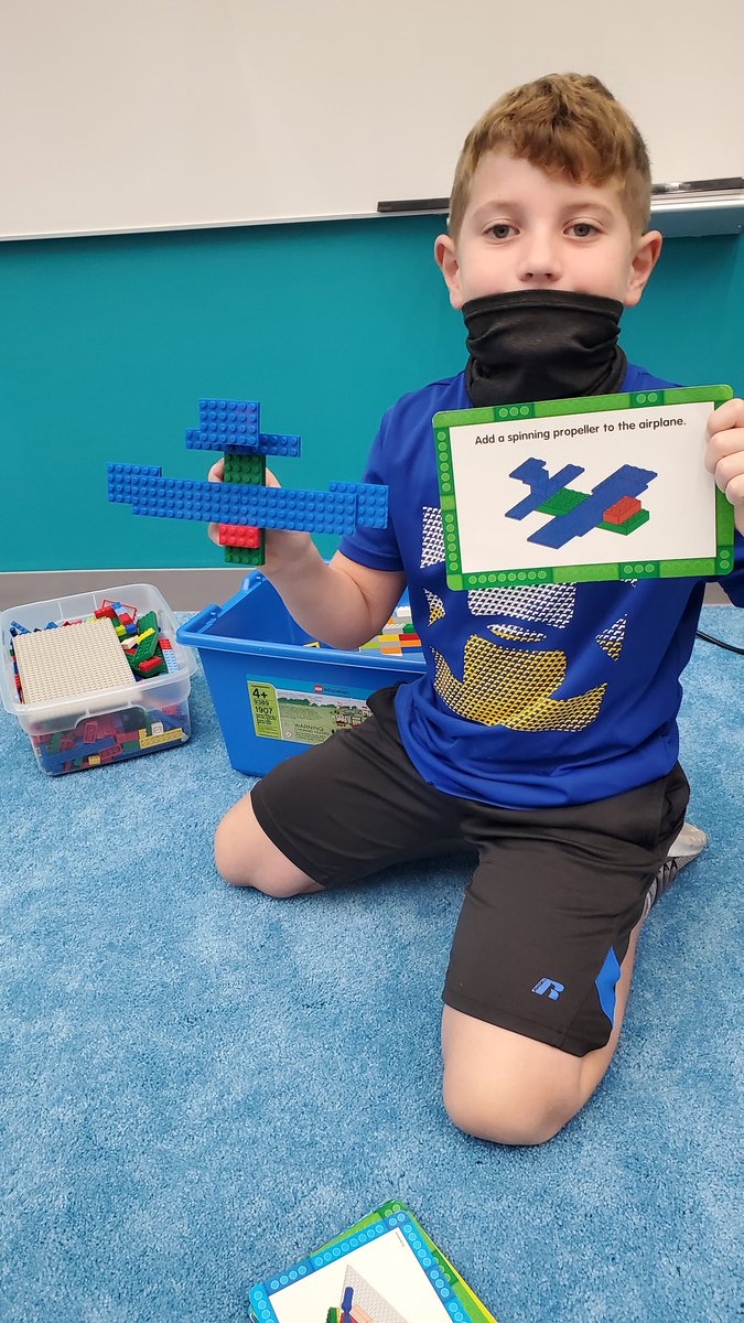 mellissasanchez's tweet photo. Our library #makerspace has got everything you need to get your creative juices flowing:  legos, craft supplies, duct tape, snap circuits and of course BOOKS! Just look at what our awesome @ME_Mustangs have made 🤩 #MustangMakers #MakerEd https://t.co/SgOYYxnXWG
