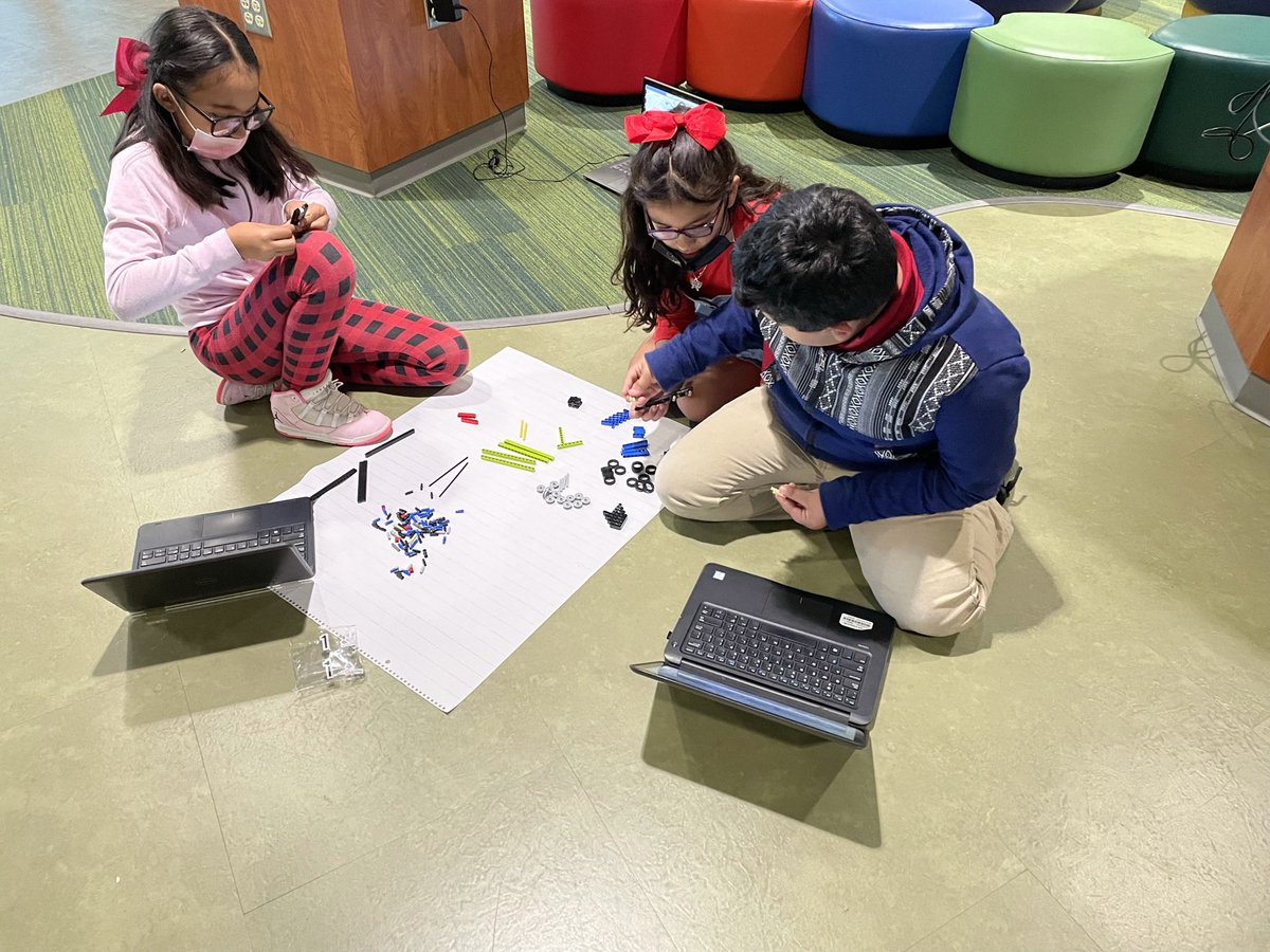 dmorrison_PHES's tweet photo. My robotics kiddos are hard at work this afternoon💜 #teamSISD #teamTechnals @firstlegoleague @PurpleHeart_ES https://t.co/IPuaDKXiWd