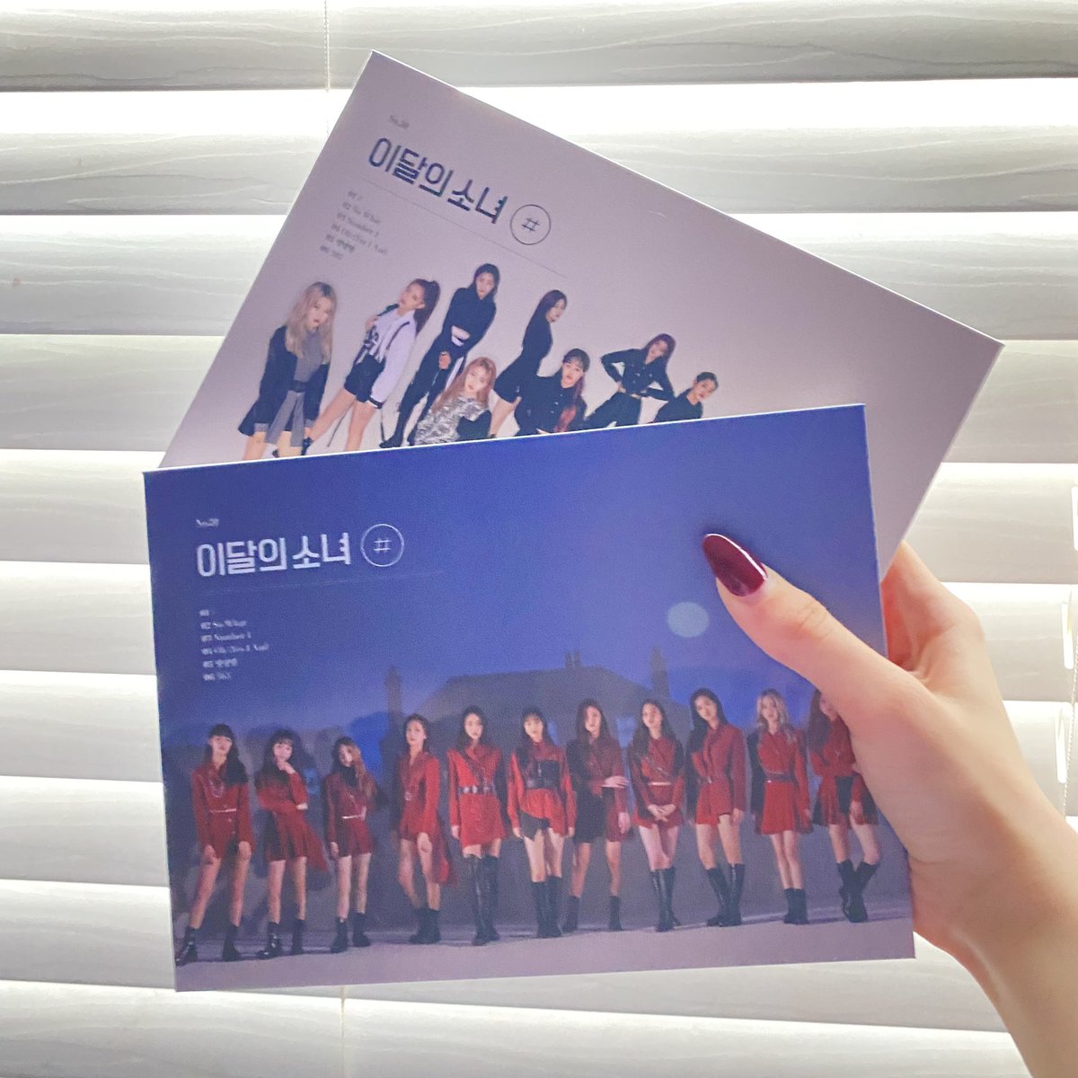 izelris's tweet photo. WTS LOONA # LIMITED ALBUM A &amp; B VER
- most inclusions (both posters, olivia, chuu, jinsoul pcs) also random heejin pc 
- price: $30 for both
- WW pay extra for shipping
- located in the US
- dm for inquiries &amp; video proof
#wtskpop #kpopwts #loonawts #wtsloona #loonaphotocard https://t.co/Re20jwGd0R