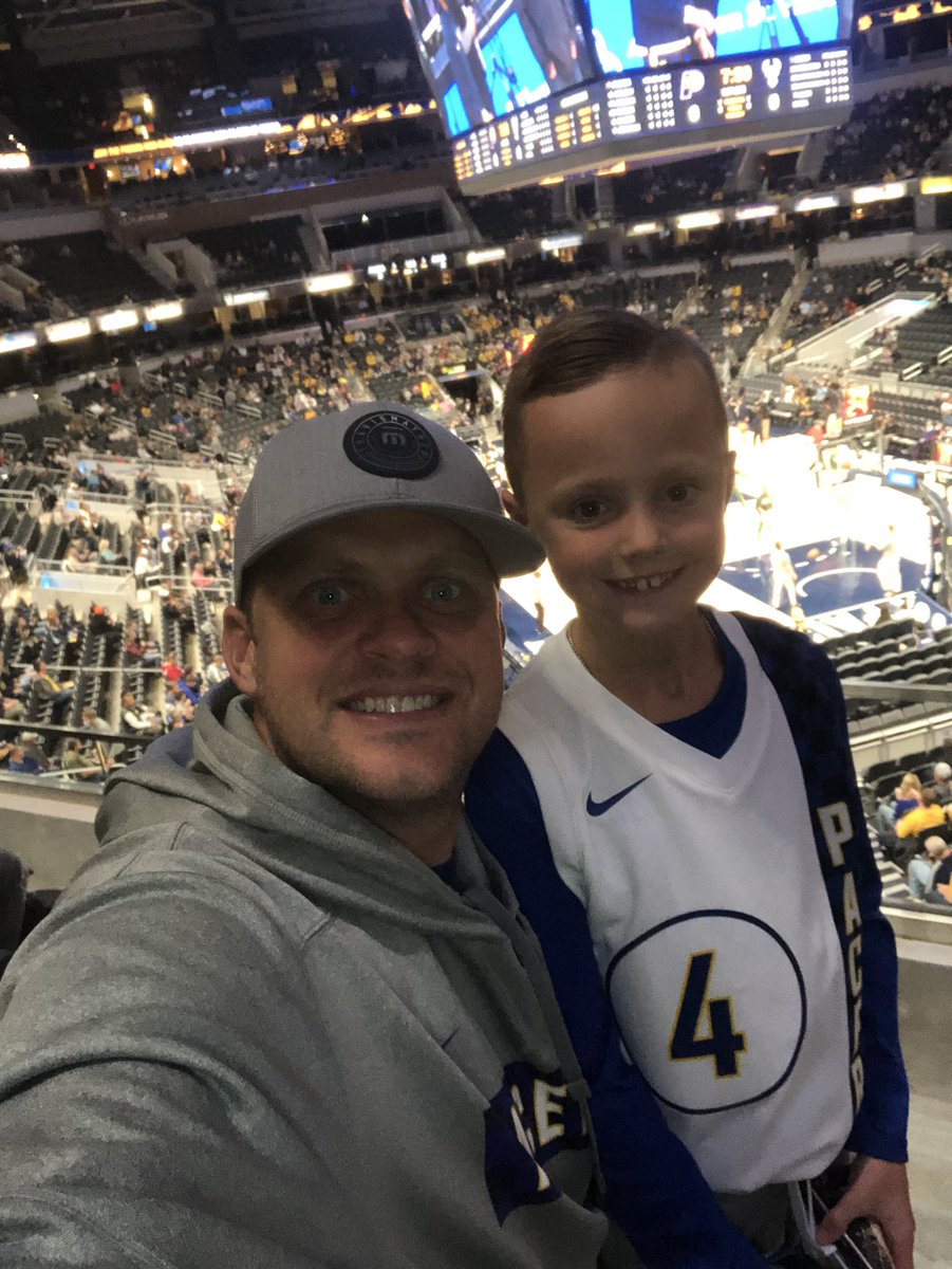 buckbrown40's tweet photo. #Pacersgamenight https://t.co/vim1Y9cPCe