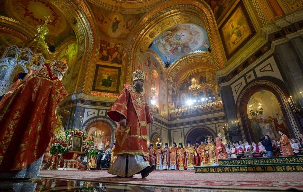 Храм христа спасителя подземный храм. Свод купола храма христа спасителя. Храм христа спасителя интерьер. Храм христа спасителя изнутри панорама. Храм христа спасителя парковка.