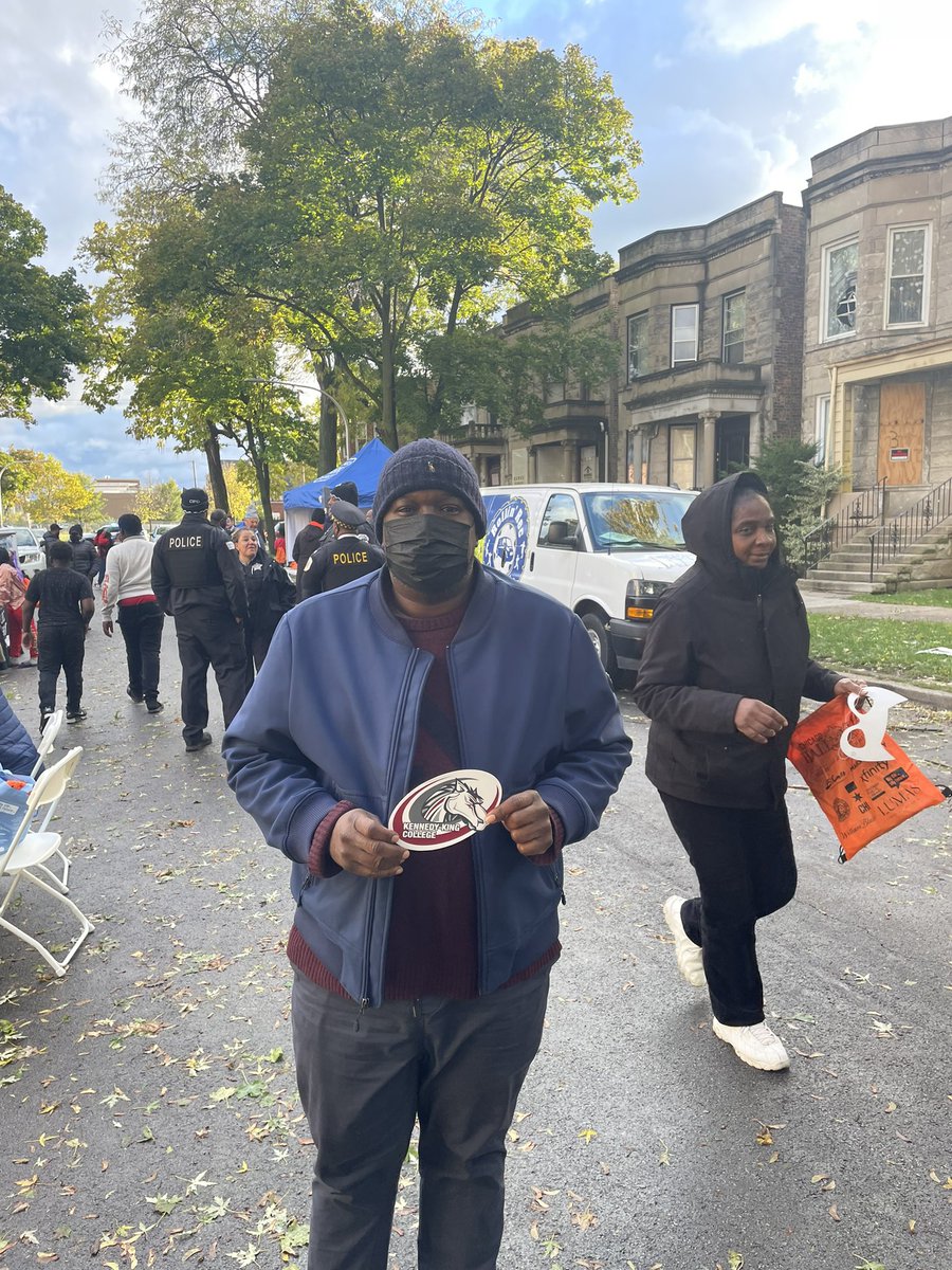 KKCRecruiterJG's tweet photo. I had a wonderful time today connecting with the citizens of Englewood at 6100 S. Green during the  On The Block event today. We are #KKCDifferenceMakers @KK_College @KKCEnrollment https://t.co/RCGVi46xEh