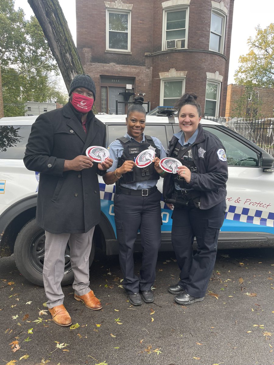 KKCRecruiterJG's tweet photo. I had a wonderful time today connecting with the citizens of Englewood at 6100 S. Green during the  On The Block event today. We are #KKCDifferenceMakers @KK_College @KKCEnrollment https://t.co/RCGVi46xEh