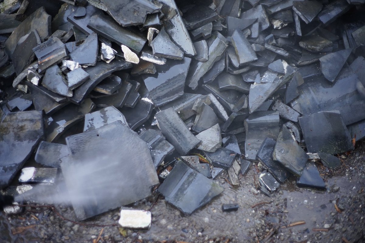 isumi_material's tweet photo. 【WORK SHOP】10/30(土)の国吉藝文祭で、いすみの土と回収した瓦を使った土パネル&amp;タイル作りのワークショップを開催します！天然素材を混ぜ合わせ建材やプロダクトを作る経験をぜひ。
参加希望の方はリンクよりお申し込みください。
↓
https://t.co/vzQz82R3jS https://t.co/YOq4Er2SlN