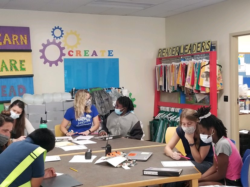 MullerMagnet's tweet photo. Our amazing 4th and 5th grade students met with the leadership team today to conference about their individual data and discuss next steps for meeting goals!  #growthmindset #leaderinme @SDHCMagnet #weareinthistogether @HillsboroughSch https://t.co/lteoynFmiK