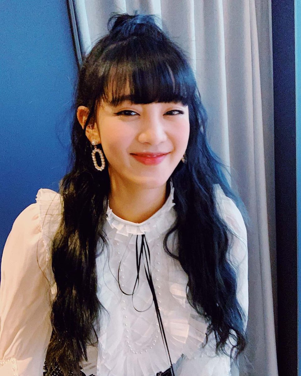 weglowing_twt's tweet photo. 🦁  *   —   (  𝓰  )   𓂃  𝗹𝗼𝘄𝗶𝗻𝗴   𓂅   n.    𓄼   ᥱw   ★'   ᥱ  𓌅   𝕧𝕖𝕟𝕥  う    #ASAPCHARM __,, #STAYCHARMCB !

Asahi se puso sus mejores trapitos para venir a apoyar a estas bellezas en su gran regreso, muchas felicidades bebés, muy buena suerte para hoy. https://t.co/RZmkacuP5k