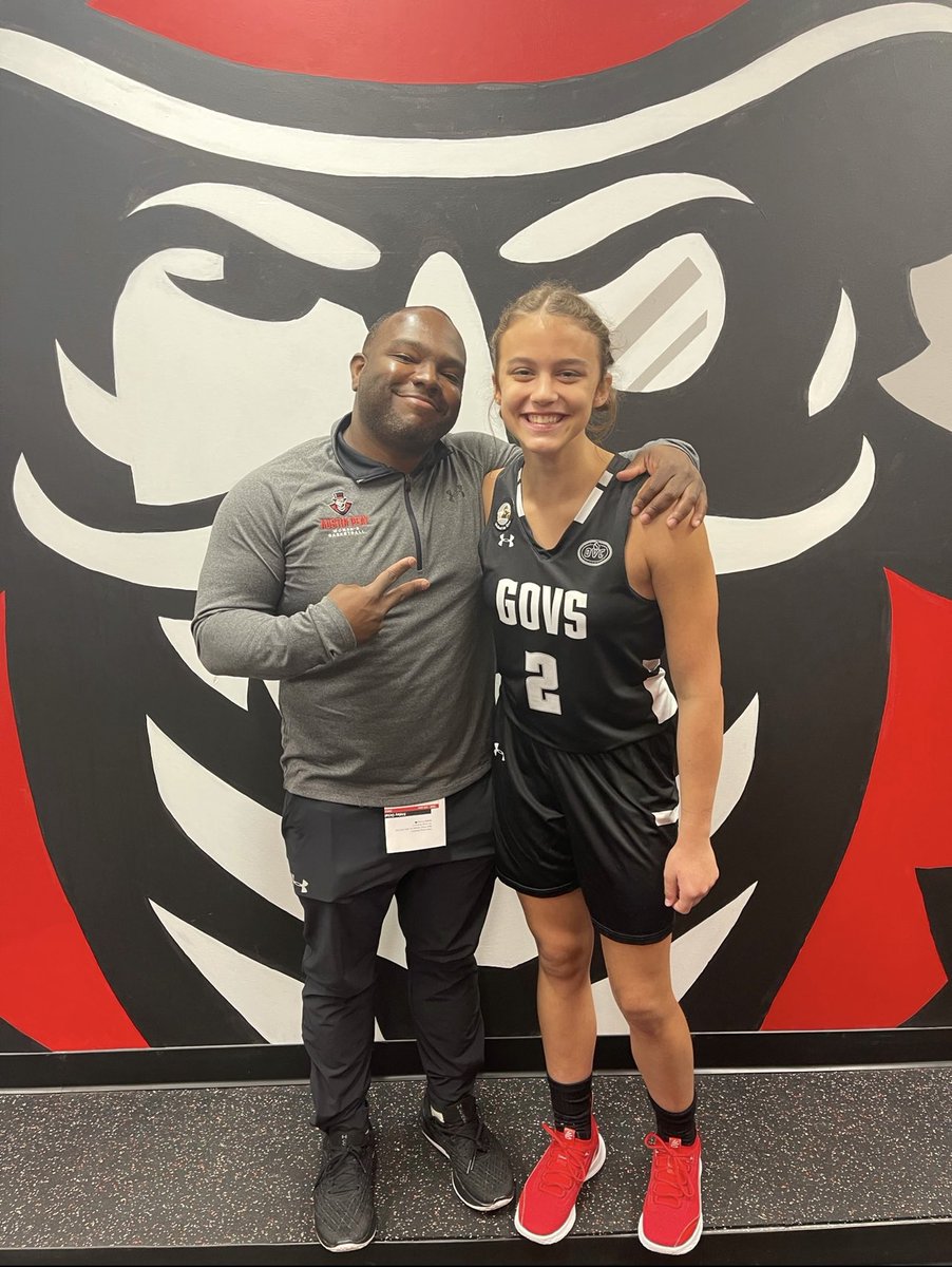 Thank you <a href="/GovsWBB/">Austin Peay Women's Basketball</a> <a href="/CoachPitt_/">Eryc Pittman</a> and <a href="/Young_CoachB/">Brittany Young</a> for having me on campus! It was an amazing experience and I can’t wait to see you guys more this season. #LetsGoPeay 🏀 <a href="/TbWbasketball1/">TBWbasketball1</a> <a href="/tlownsdale/">Tim Lownsdale</a> <a href="/SydneyRyan2022/">Sydney Ryan</a>