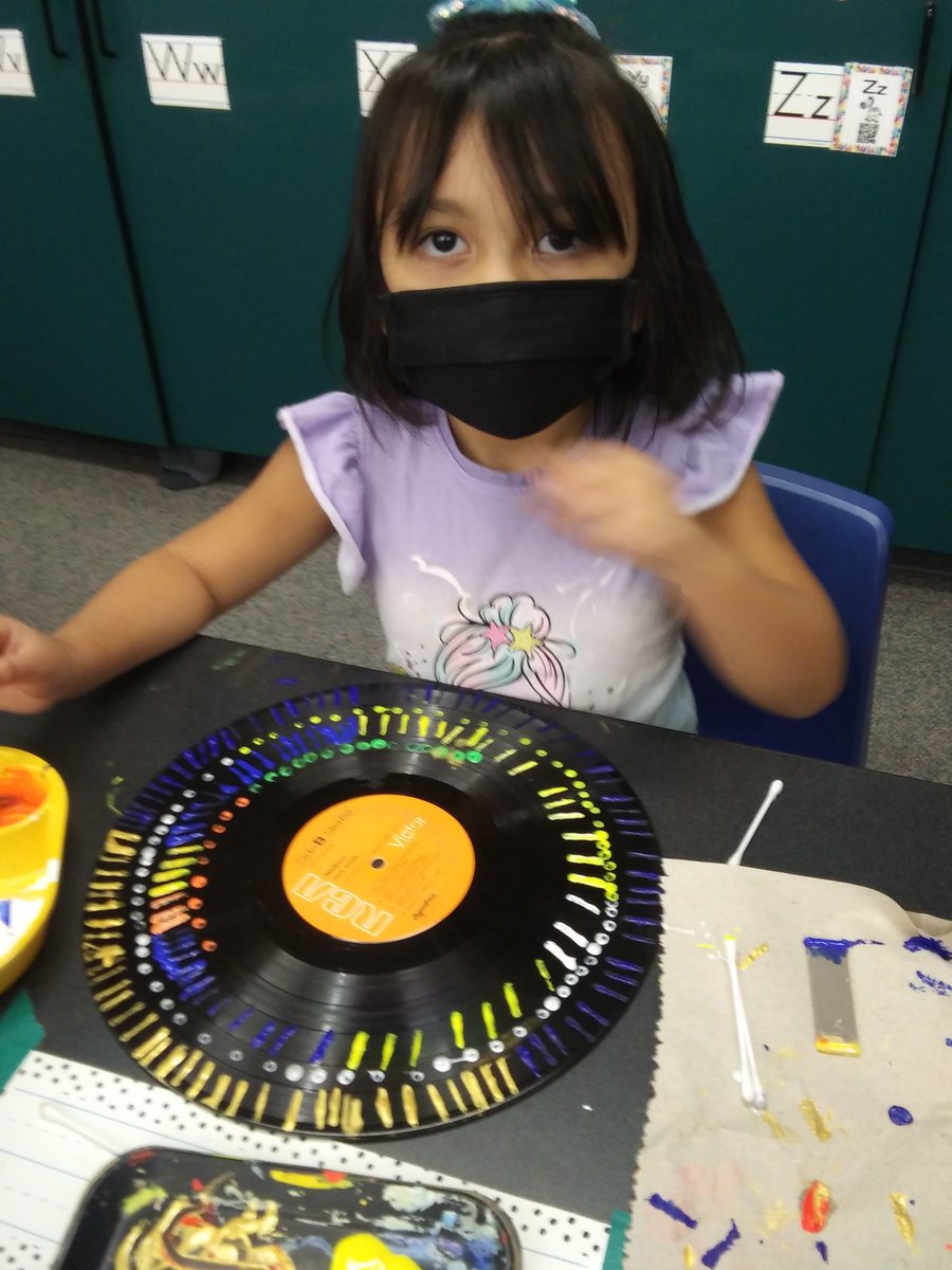 Herdman46's tweet photo. Kindergarten spinning it with patterns! https://t.co/UkATXMkVYJ