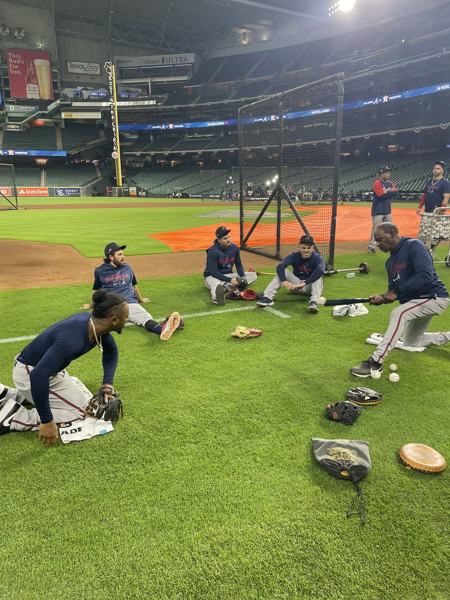 chelsea_janes's tweet photo. Wash and his infield. https://t.co/UHFu6hVRDq
