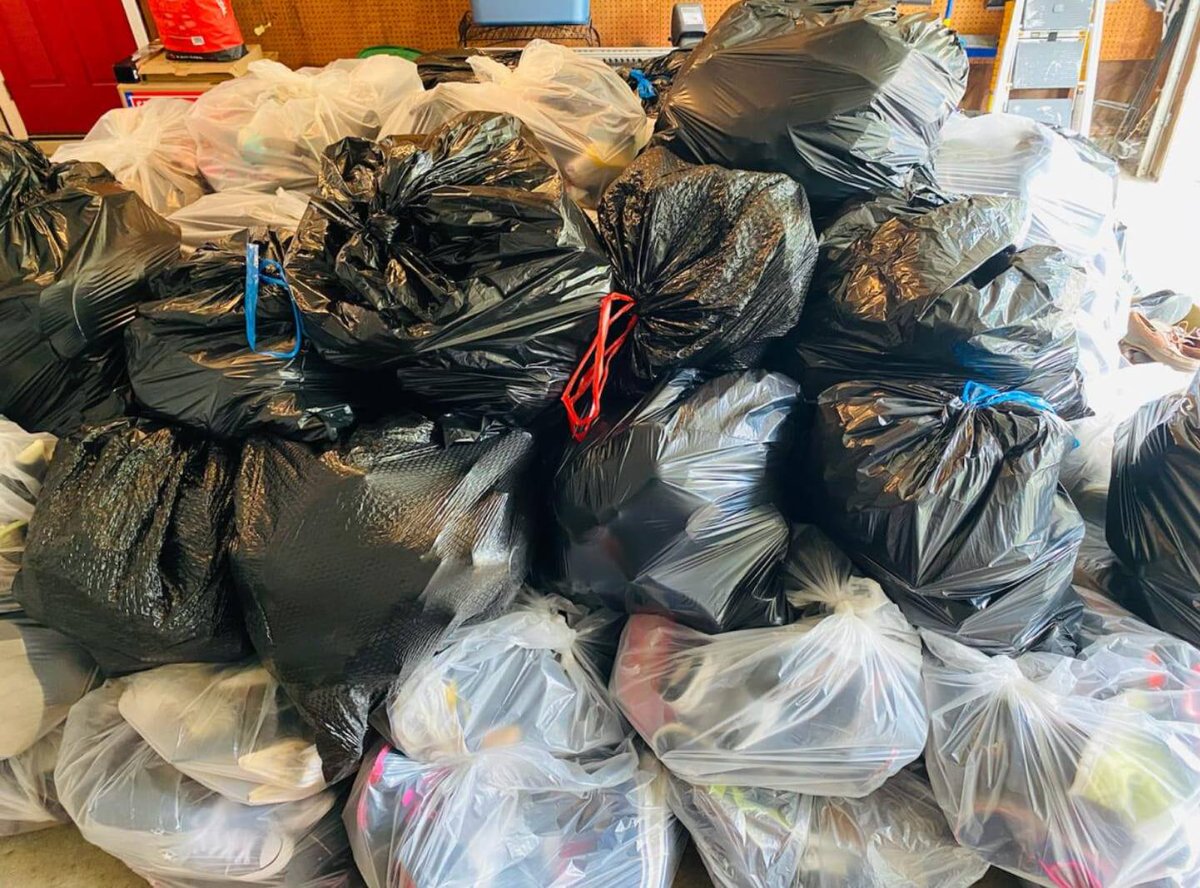 LivoniaDems's tweet photo. The Livonia Dems Shoe Drive was a huge success. Today we loaded the 3,528 pairs of shoes we collected onto a truck. The shoes will be sent to Central America to help people there. #ActivismWorks #DoingForOthers https://t.co/4gkqQZ4mP5