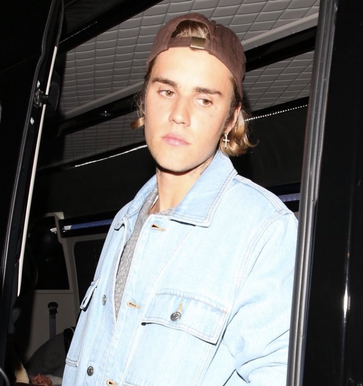 angellspeak's tweet photo. remember when Justin Bieber https://t.co/QClfs5ZiR5