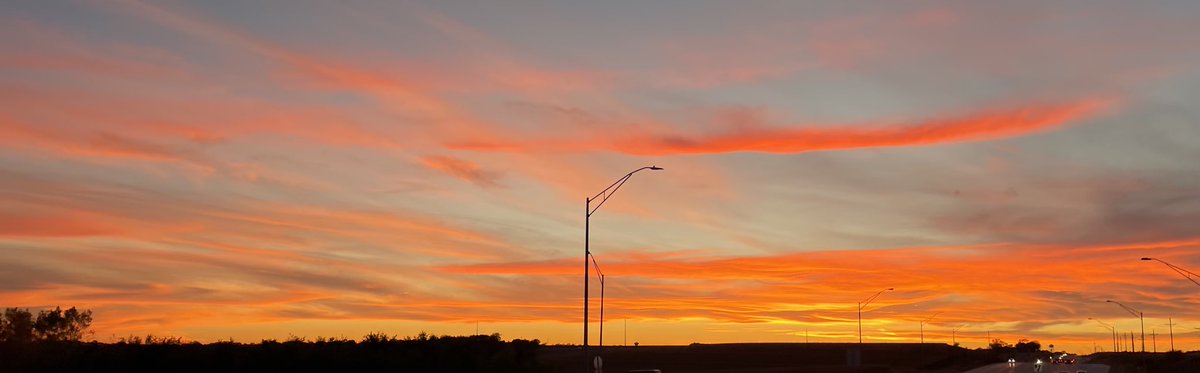 BretBasye's tweet photo. ⁦@WOWTweather⁩ beautiful sunset in n Gretna! https://t.co/AWdjrXPkYv