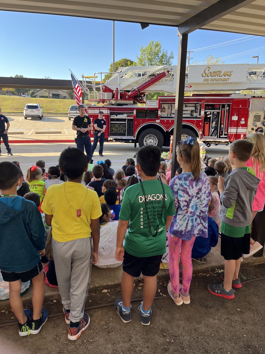 Shout out to ⁦<a href="/SouthlakeDPS/">Southlake DPS</a>⁩ for a great kickoff to our Red Ribbon Week ⁦<a href="/Jack_D_Johnson/">Jack D. Johnson</a>⁩ #DragonsCare