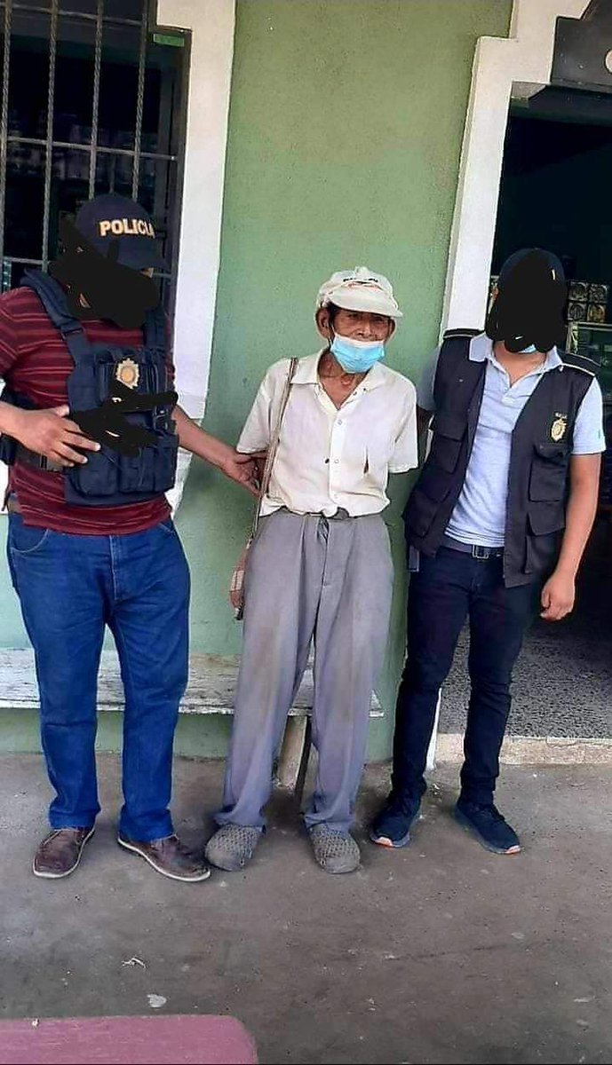 AndaSolo4's tweet photo. Cobardía en su máxima expresión. Vergüenza les debería de dar @PNCdeGuatemala @DrGiammattei https://t.co/i2IjDK0COf