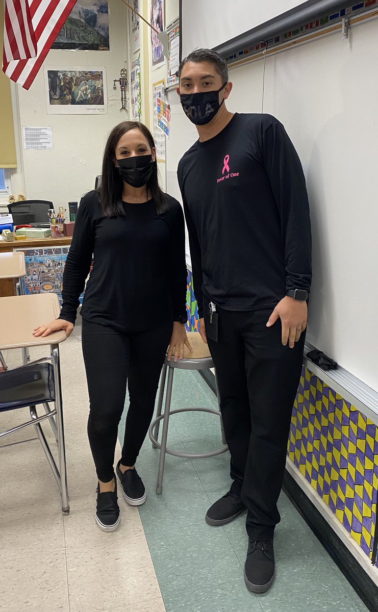 ctrantas32's tweet photo. Monochromatic Monday with @LauberCoach #profesores #espanol @HaddonfieldHS https://t.co/LbX3K7zEEW