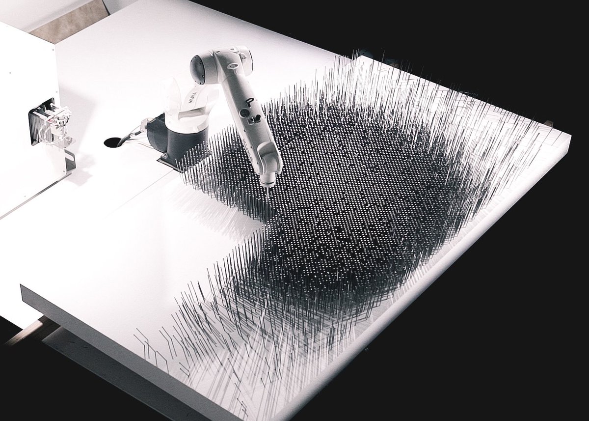 Particles of The Horizon - Process Shot. 48” x 96” Steel on UHD 

#art #fineart #robotics #sculpture #datasculpture #creativecoding #newmediaart #contemporaryart #creativerobots #creativerobotics #artgallery #artmuseum #museum #modernart #kuka  #kukarobotics #nft #cryptoart