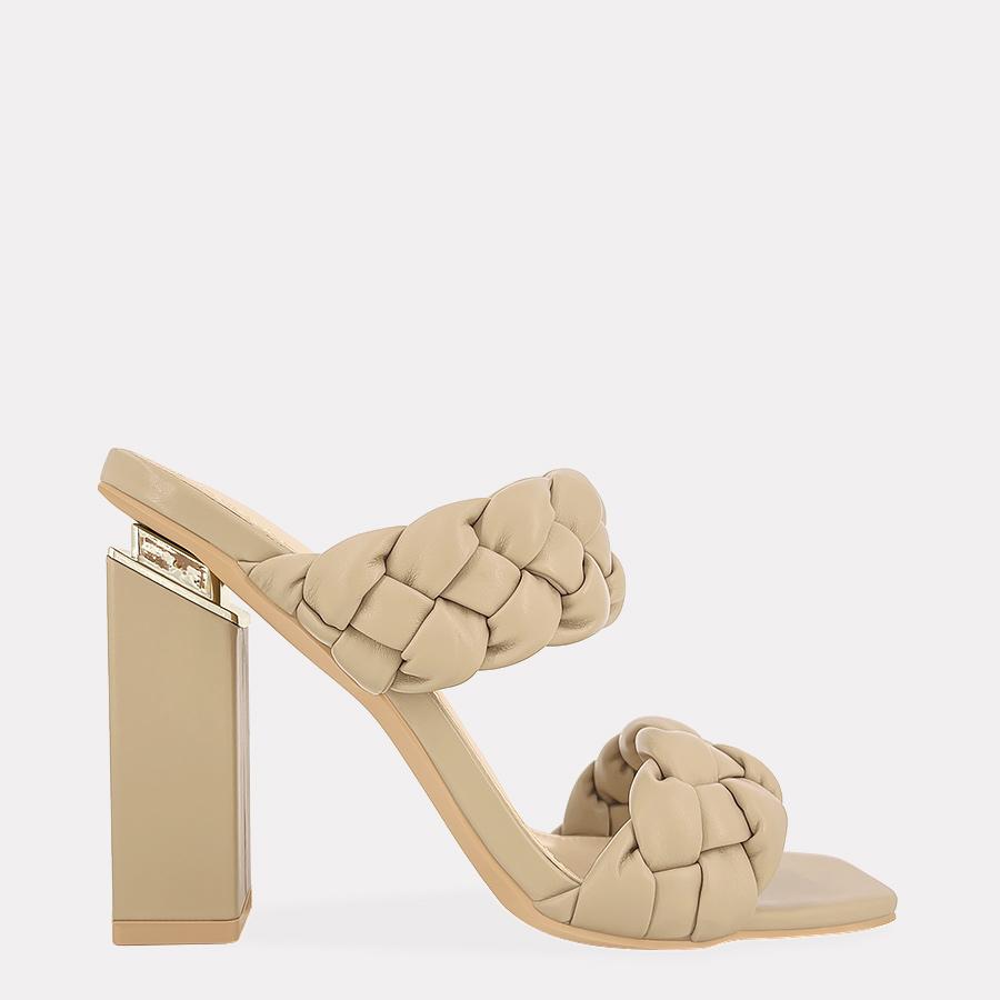 ¿Ya viste su tacón? 😍 ¡Es lo maximooooo!
.
Style: Tammy Nude 🤎
.
#myshoesmexico #myshoes #myshoesmx #amoloszapatos #zapatillas #tacones #heels #heelsaddict #shoeslovers #shoestagram #shoes #tiendaonline #amolostacones