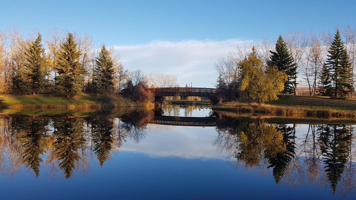 ABfoothillsWX's tweet photo. What a gorgeous afternoon for a bike ride around #RedDeer
Bower Ponds looked like a mirror had to stop for a pic :) https://t.co/nVfhfIWTYE