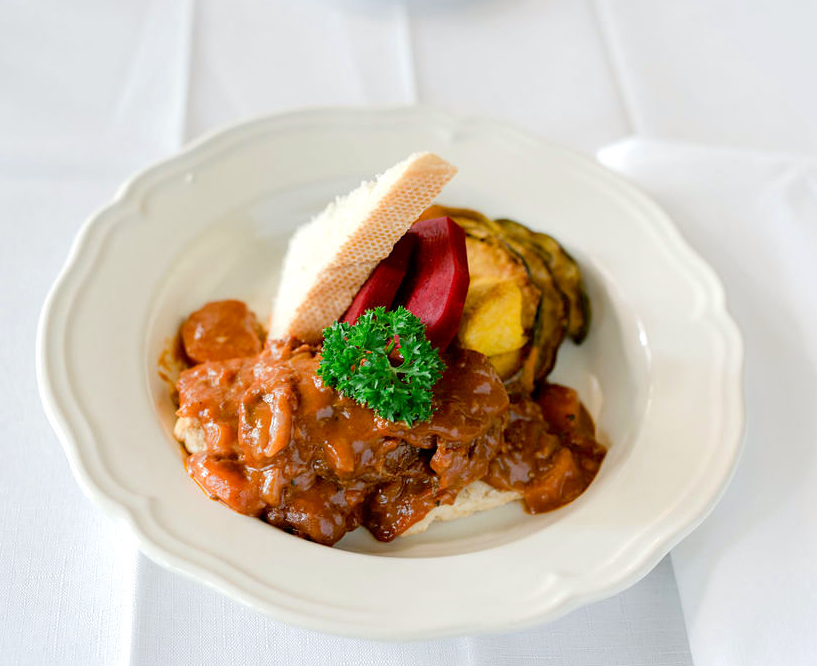 Lougheedhouse's tweet photo. Our next Harvest Dinner is Thursday 5-10 pm.
Choose from a menu of fall food flavours expertly prepared by the father-daughter duo from A Certain Flair Catering.
Menus and reservations are here: https://t.co/eOZF9oOAKE
#yycfood #yycdining https://t.co/1v9mMG4nBZ