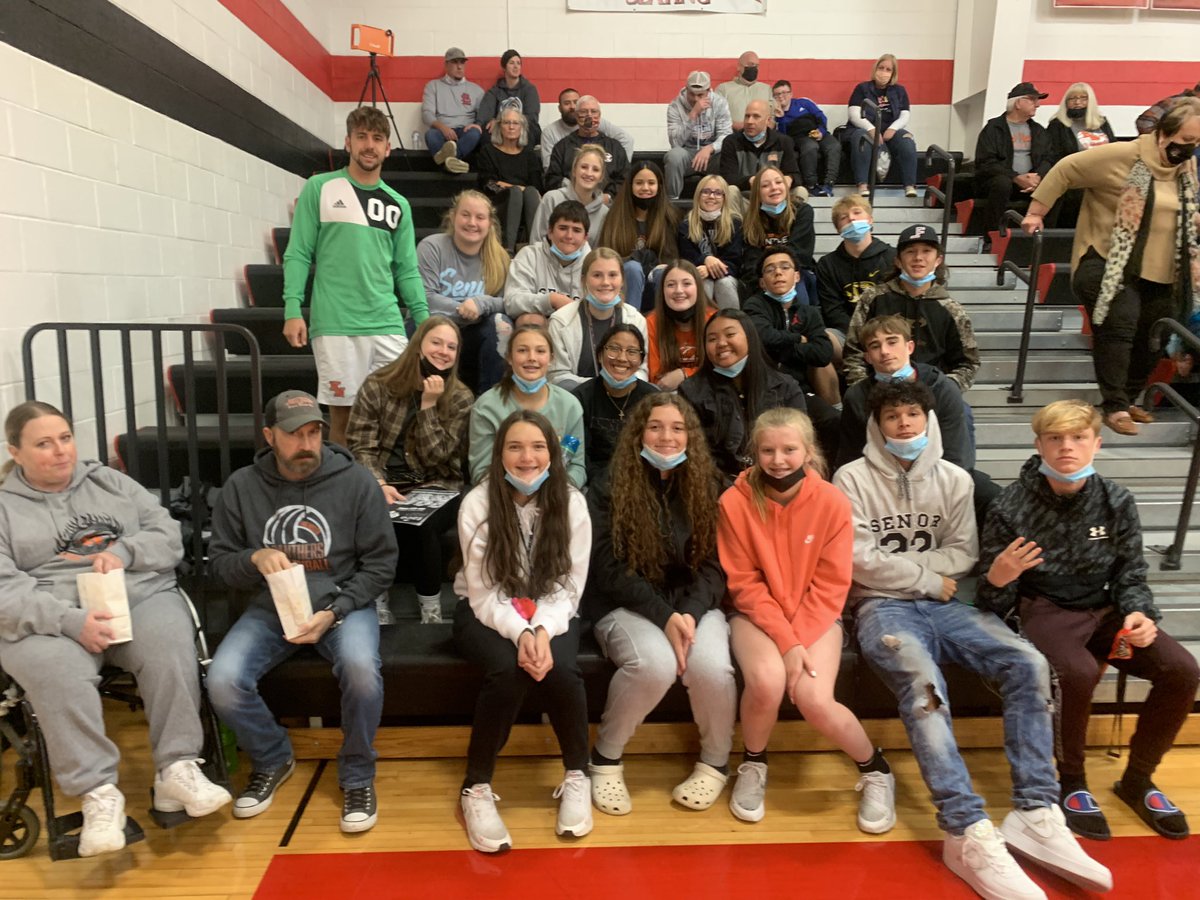 Knob Noster HS tweet media