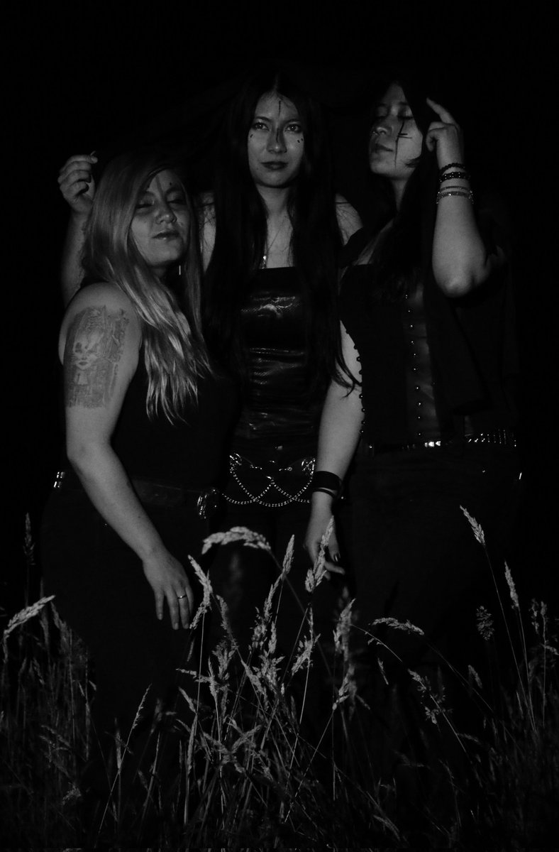 🎬 "Este 30 de octubre estaremos lanzando nuestro segundo vídeo clip TIERRA un homenaje a nuestra pachamama, a nuestra querida madre tierra" 🌿

Gracias a 

ALEXIS CAÑON FOTOGRAFO Y 
Decode Inc estudio. 

#LOSTSEQUENCES #METALWARRIORS #pachamama #planetaverde