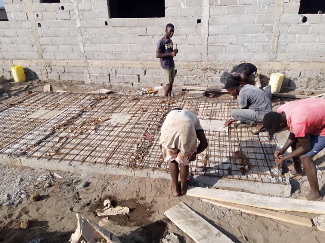 GboneleA's tweet photo. Travail effectué grâce à l’association Jeunes Espoirs d’Afrique qui forme des jeunes aux métiers du bâtiment
#Gbonele #GboneleAssociation https://t.co/Q8iqyMHVfB