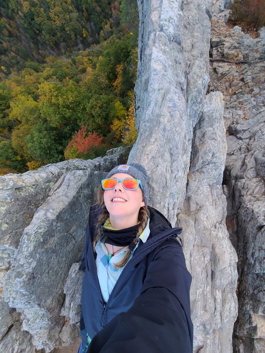 Reborkles's tweet photo. Spent my Twitter #dayofrest restin on ridgelines and checkin out those mountain mawmas #almostheaven #WestVirginia https://t.co/sLbIPWodqk