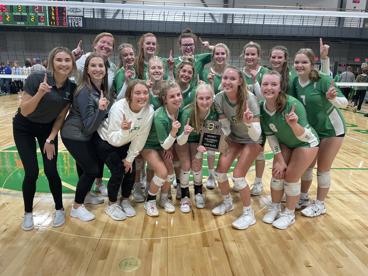 JonesJim8's tweet photo. Congratulations to the Missouri Class 3 District 8 Volleyball Champions - Blair Oaks Lady Falcons! @BlairOaksVB @WeAreBlairOaks #DistrictChampions #WeAreBlairOaks #GrowingUpGreen https://t.co/0n1fAhyRlJ