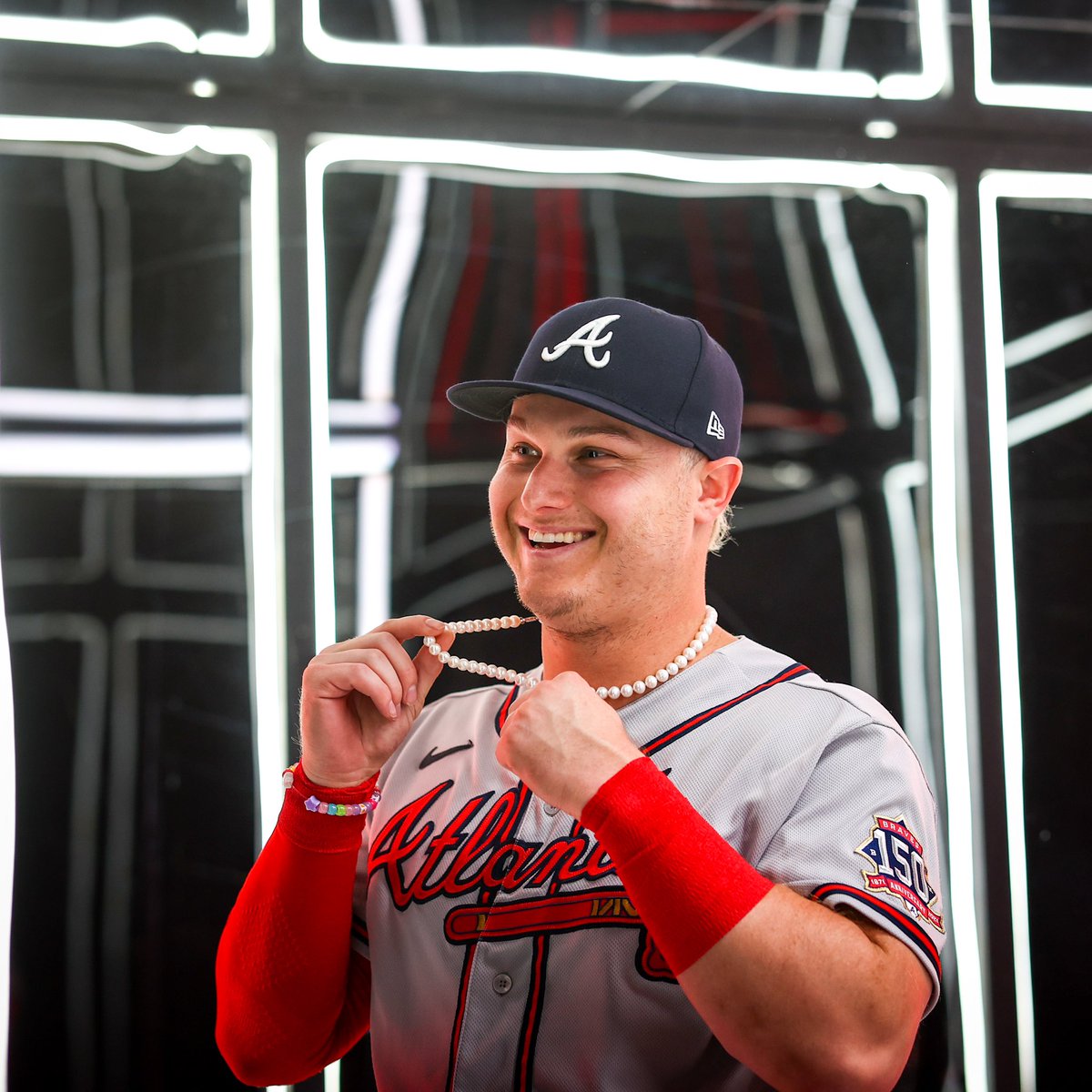Braves's tweet photo. Photo shoot: #WorldSeries edition 😎 https://t.co/OOSR5x0uzh