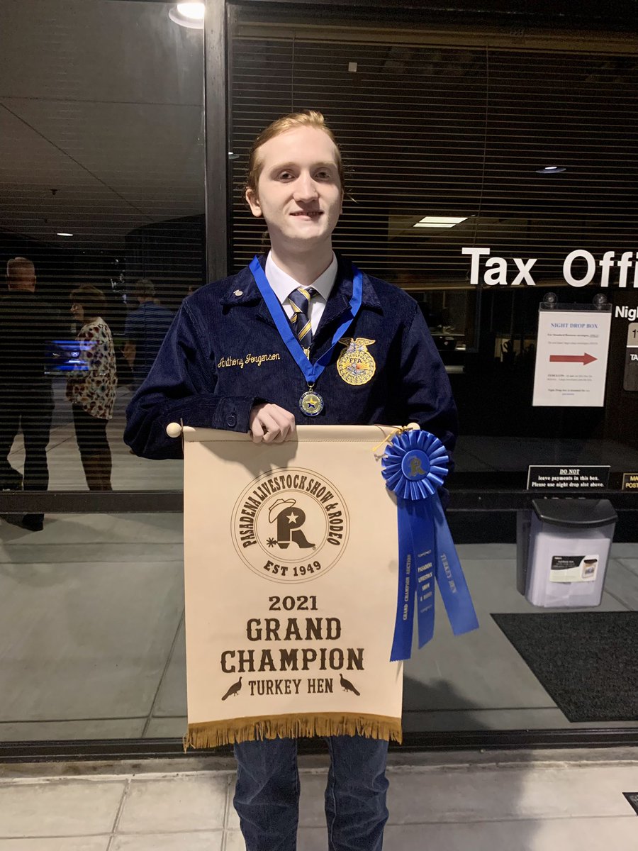 cbhsffa's tweet photo. Our PLSR champions were recognized at the CCISD School Board meeting this evening 🤩 We are so proud of each of you for your success at the Pasadena Livestock Show and can’t wait to see what the rest of the year has in store! #cbhsffa https://t.co/6AmjHhKYzh
