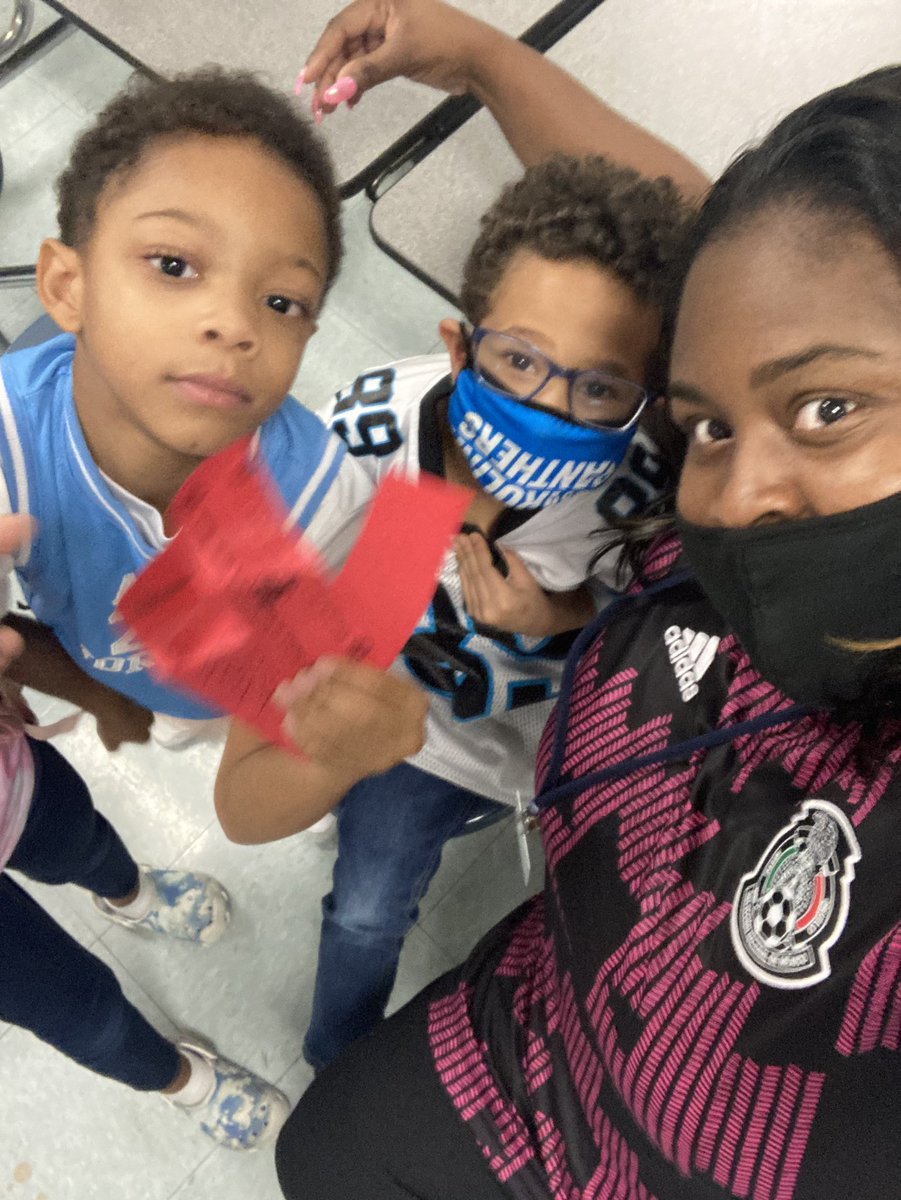 Principal_JHBES's tweet photo. A few pics I captured from “Team Up Against Breast Cancer, Alcohol and Drugs”!! I love my Ss desire to flash his PAW Bucks!! He told me his money long for the upcoming Bear Mart on Friday! @JHBlackwellRPS https://t.co/6hOWRHMt6j