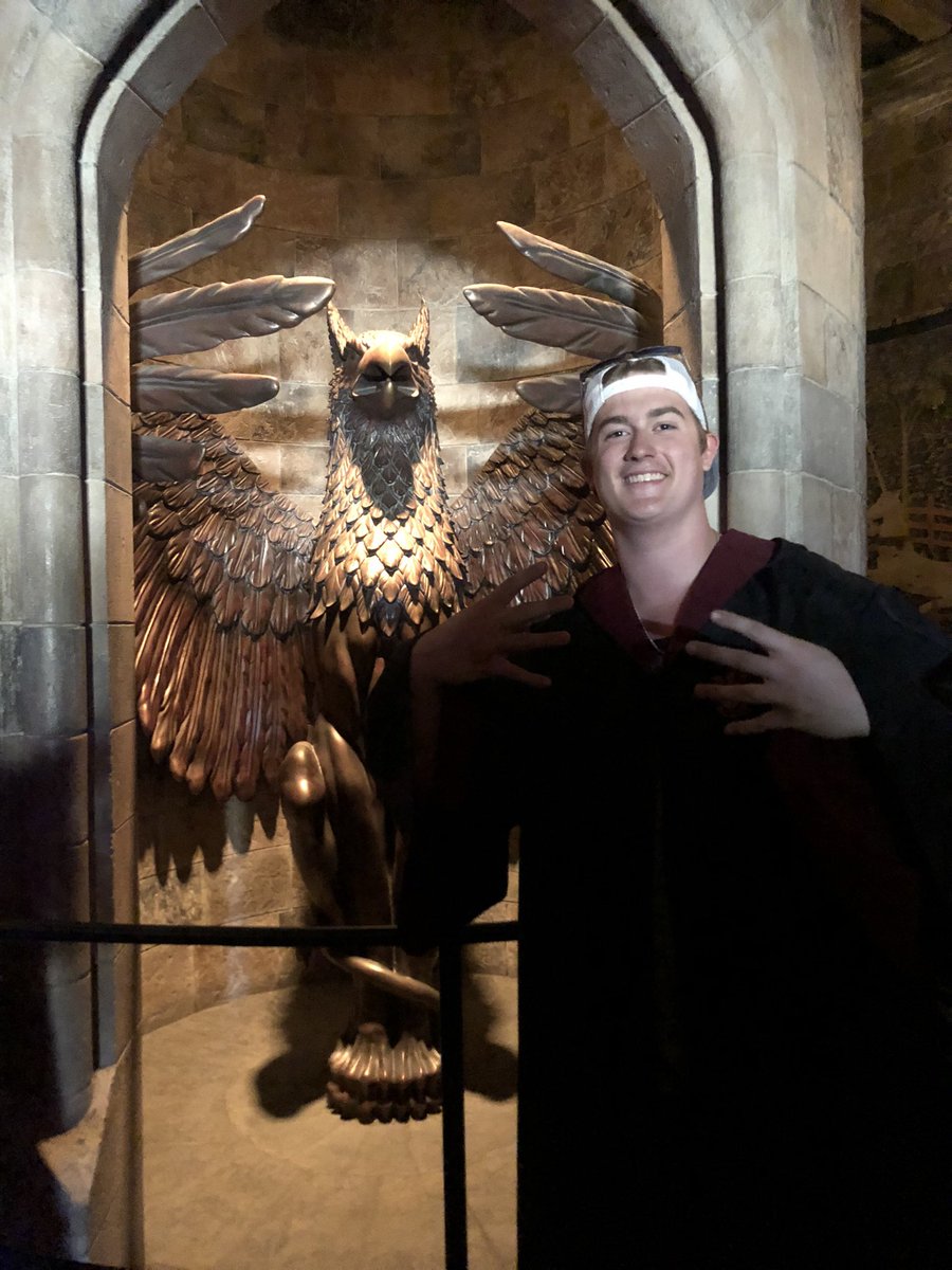 Lendrickson's tweet photo. Went to Hogwarts. Did some spells n shit. https://t.co/DC8T21Wx3u